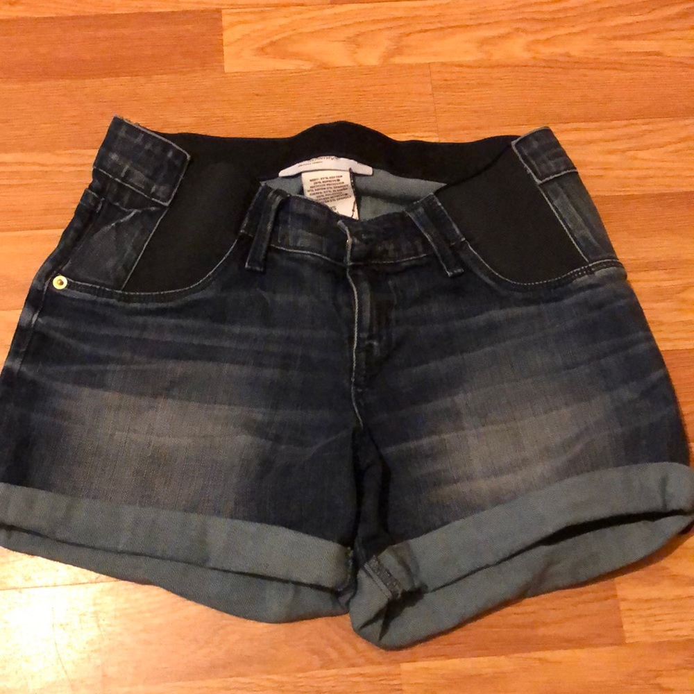 Maternity shorts